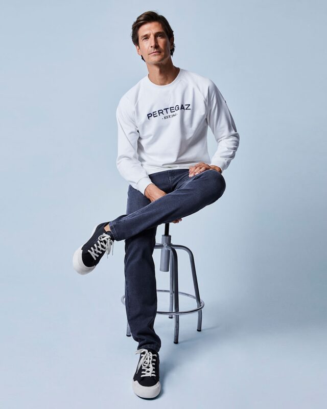 #PERTEGAZ SWEATSHIRTS
Cómodas y suaves, son la prenda perfecta para alargar las verbenas. Porque el verano no es solo playa: también es terraza, amigos y esa brisa que te recuerda que llevar tu sudadera fue una buena idea.

#pertegazmen #sudaderasdeverano #nochedeverbena #modamasculina #lookrelajado #estilodeverano #veranourbano