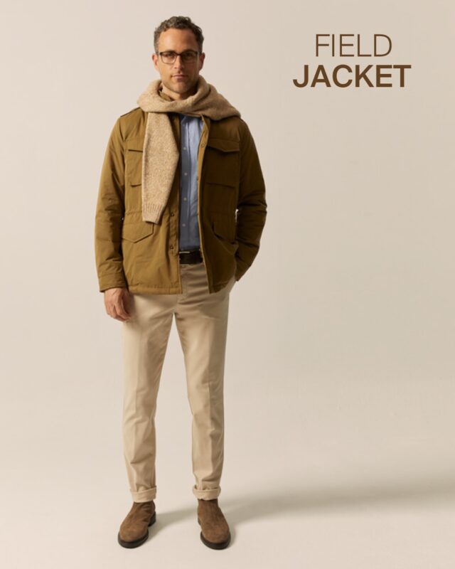 FIELD JACKET
De la línea TRAVEL, que garantiza unas
largas jornadas de actividades o reuniones de
negocios. Elaborada en tejidos clásicos en el
aspecto pero innovadores en las prestaciones:
el confort, transpirabilidad y suavidad de la
fibra se enriquecen con las cualidades de las
microfibras. Resultado: resistencia a la arruga,
ligereza, secado rápido y recuperación.